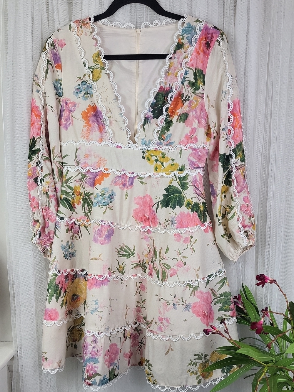 Zimmermann look a like Floral Lace-Trim V-Neck Mini Dress - Cream. Size M
